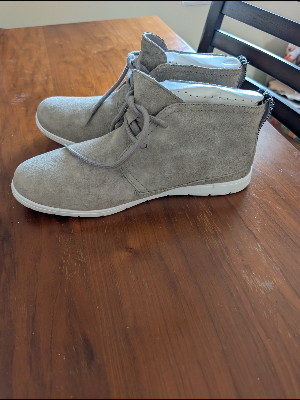 UGG Men’s Gray Suede Chukka Boots Size 9 Treadlite